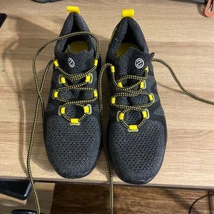 Men’s cole haan zero grand tennis shoes size 10.5